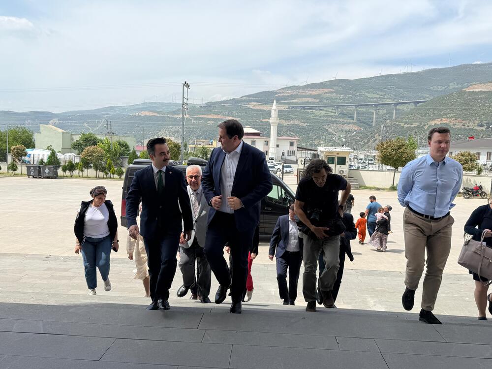 Eyalet Şansölyeliği Başkanı Nathanael Liminski ve beraberindeki heyet, Kaymakamımız Sayın Nurullah Cemil Erciyas'ı ziyaret etti