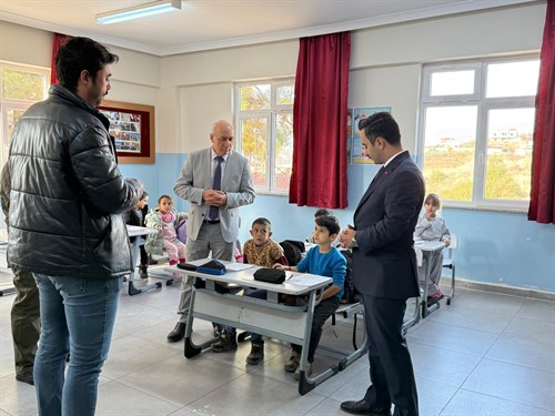 İlçemiz Hamidiye İlköğretim Okulu ile kardeş okul projesi kapsamında Rize Hamidiye Çözüm Koleji tarafından okulumuza bağışta bulunuldu